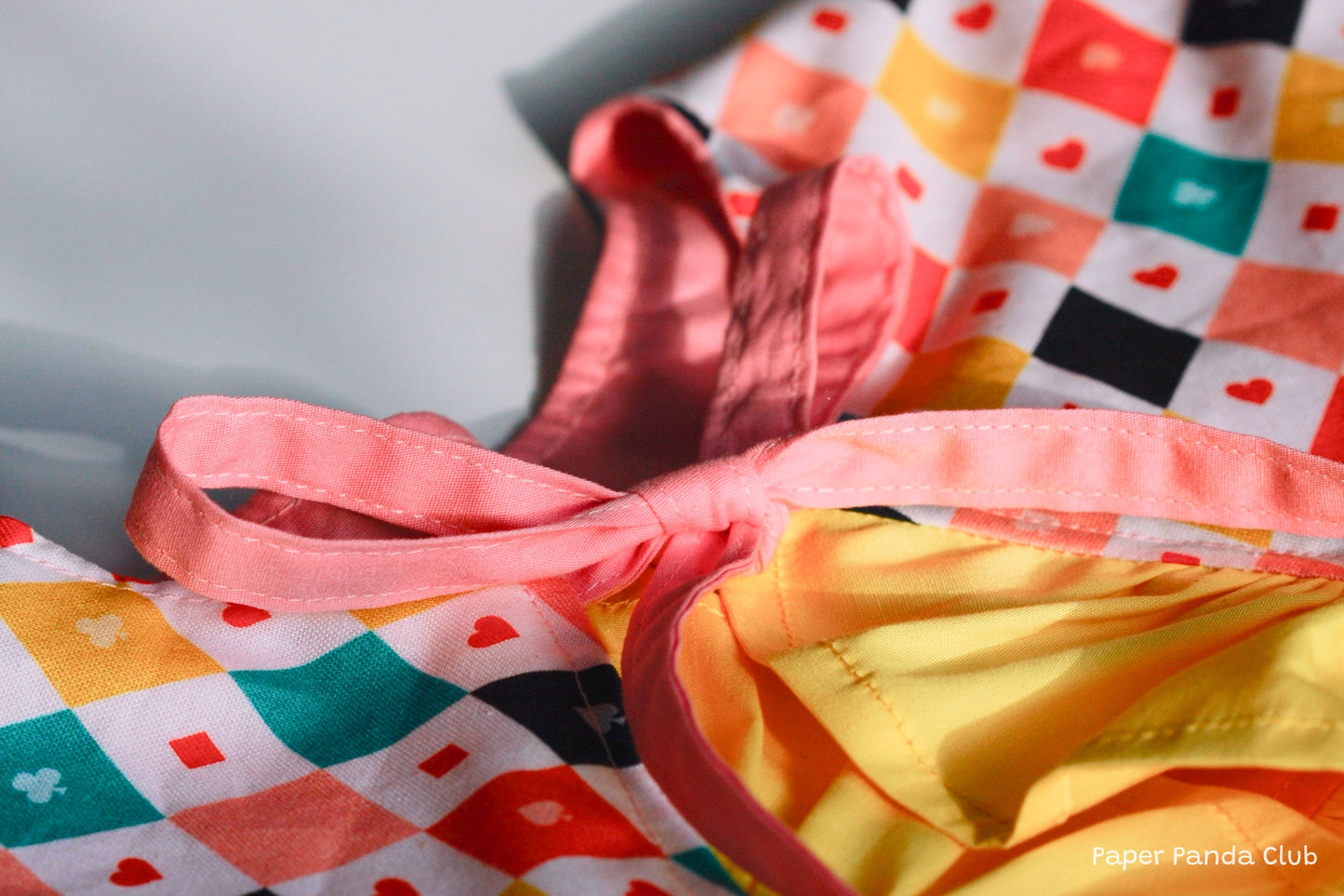 Bright Ruffle Collar